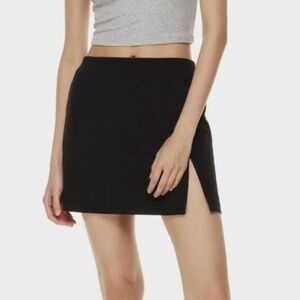 Aritzia // Sunday’s Best Black Mini Skirt with Side Slit